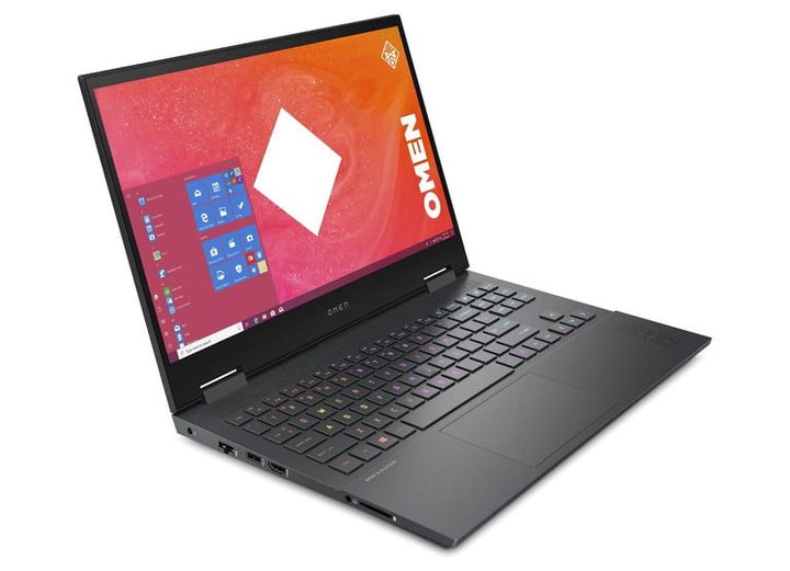 laptop negra abierta con la pantalla encendida