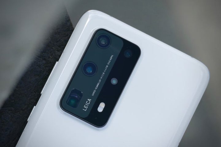 cámara del P40 Pro Plus, con una acabado de color blanco