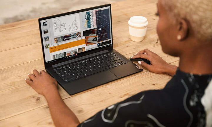 Lenovo IdeaPad 3. una de las mejores portátiles con procesador AMD Ryzen 4000