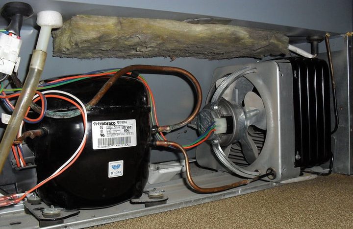 aparato refrigerante conectado a un ventilador