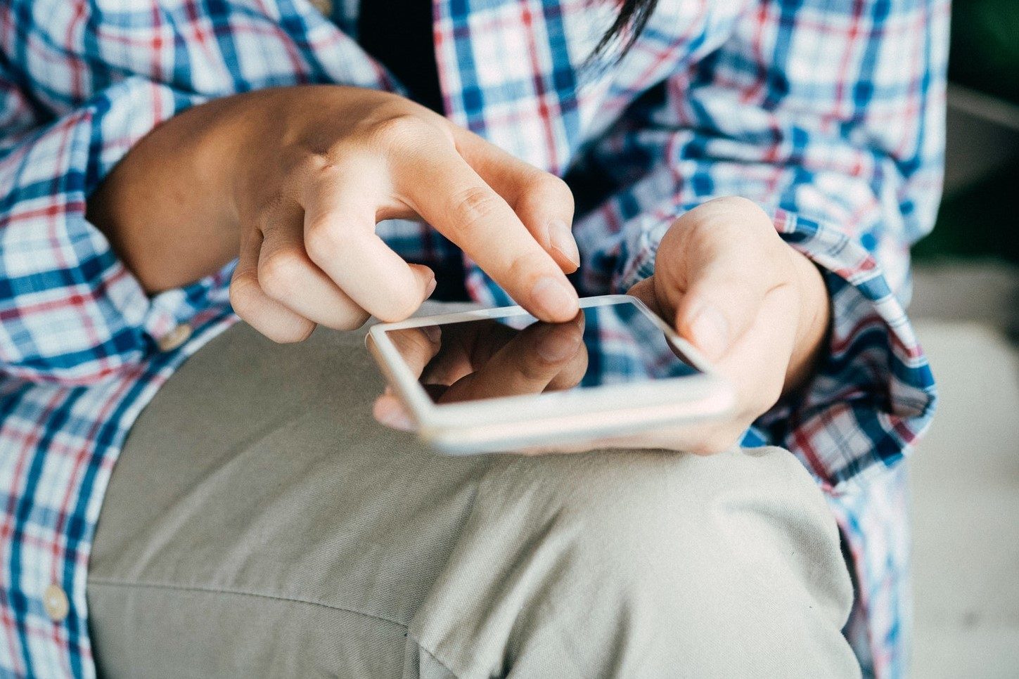 Twitter les baja el pulgar a las teorías conspirativas