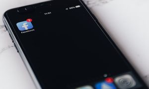 Error en Facebook arrastra las apps de Spotify y TikTok