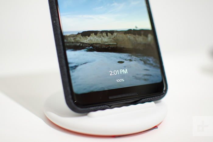 Google Pixel Stand, uno de los mejores cargadores inal&aacute;mbricos para el celular 4