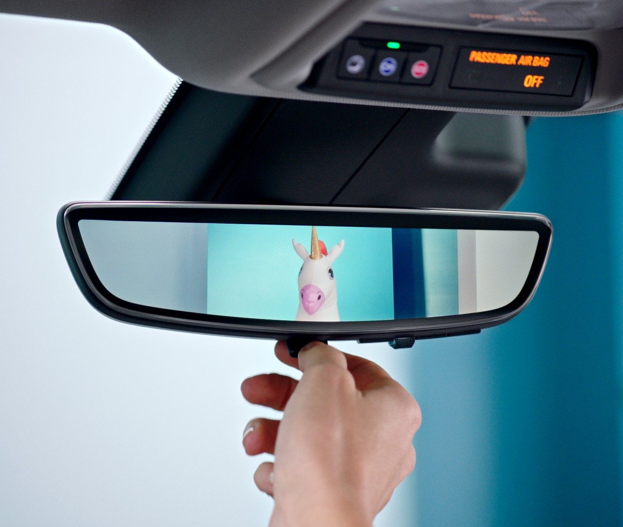 impresiones buick encore gx interior rear camera mirror