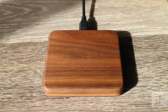 Kerf Wireless Charging Block, uno de los mejores cargadores inal&aacute;mbricos para el celular 1