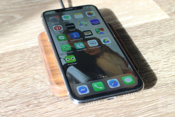 Kerf Wireless Charging Block, uno de los mejores cargadores inal&aacute;mbricos para el celular 3