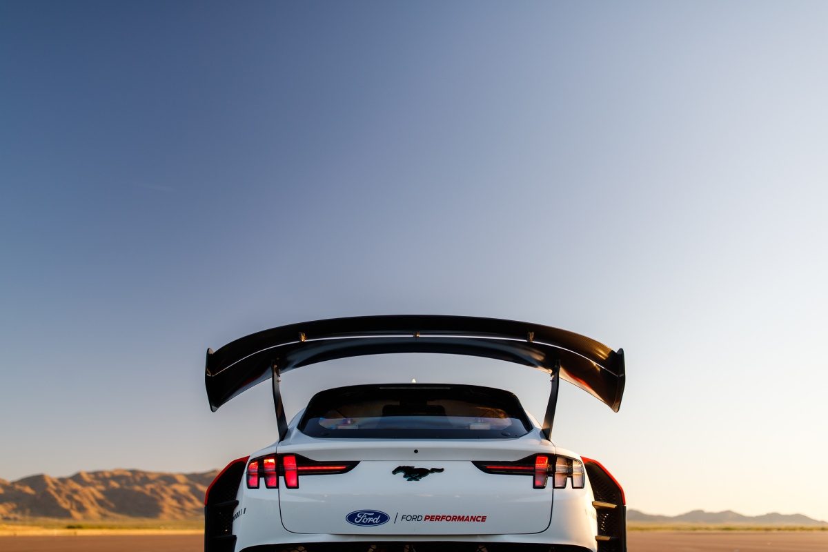 Ford Mustanga Mach-E 1400