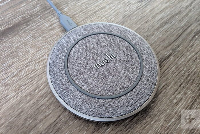 Moshi Otto Q Wireless Charging Pad, uno de los mejores cargadores inal&aacute;mbricos para el celular 1