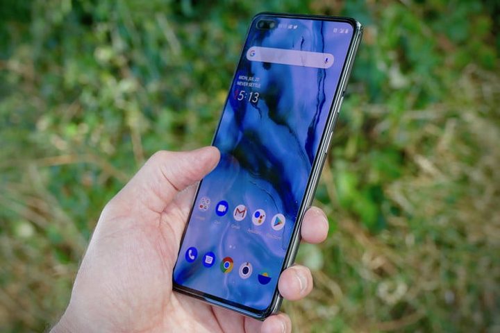 OnePlus Nord visto de frente