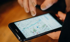 Unión Europea les raya la cancha a los gigantes tecnológicos