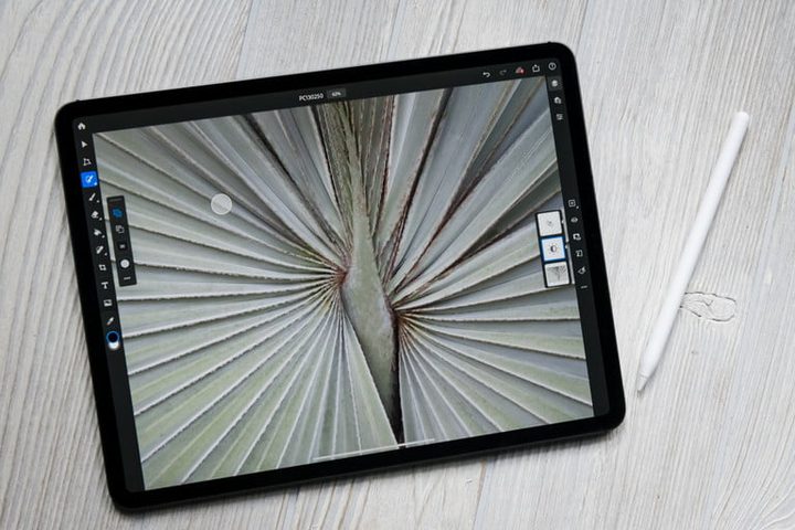 Photoshop para iPad usando un menú lateral 2