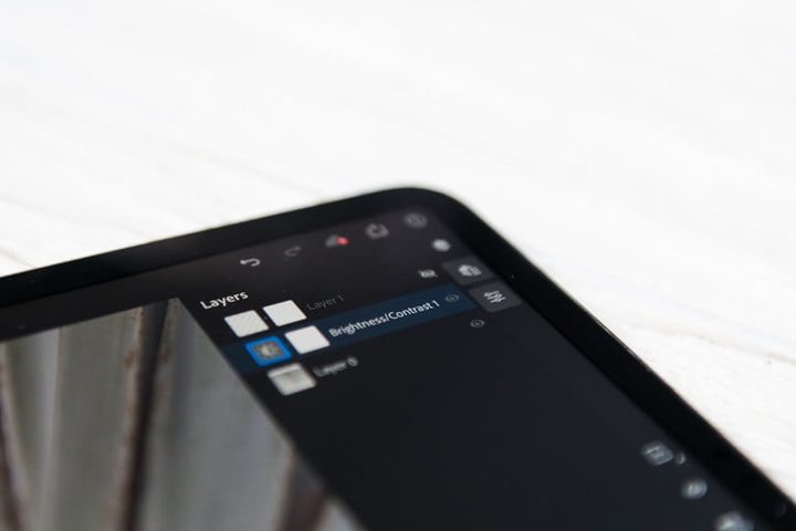 Photoshop para iPad usando opciones de brillo y contraste