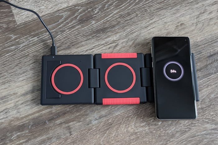 Unravel Wireless Charger, uno de los mejores cargadores inal&aacute;mbricos para el celular 2
