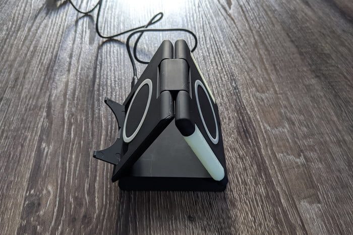 Unravel Wireless Charger, uno de los mejores cargadores inal&aacute;mbricos para el celular 3