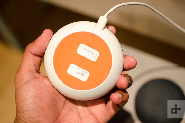 Parte trasera de un Home Mini