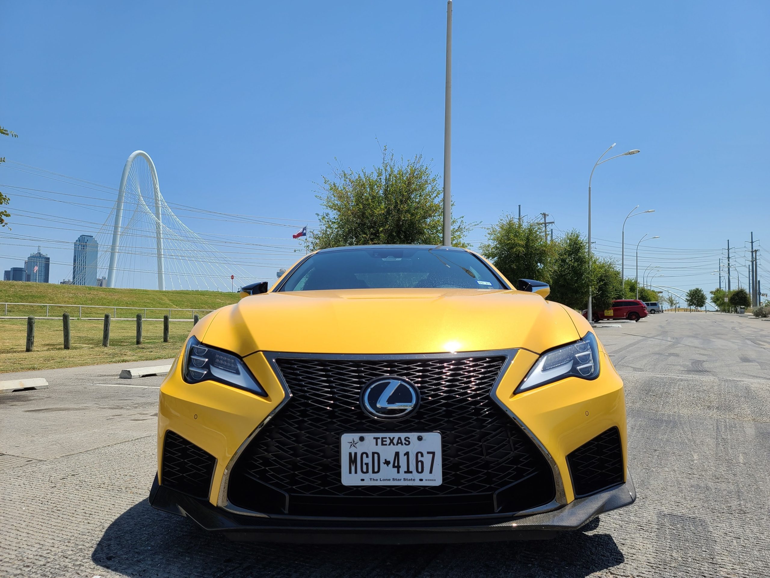 Lexus RC F 2020 amarillo de frente 5