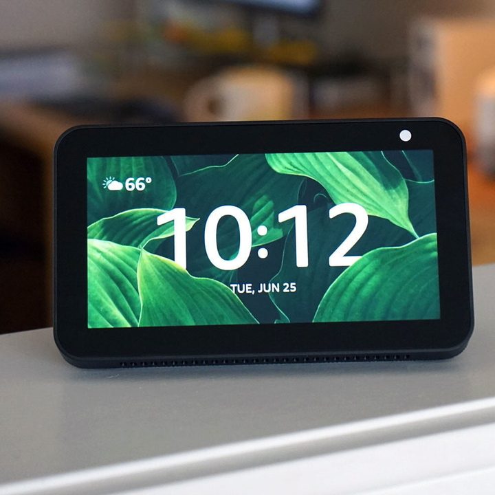 un dispositivo amazon echo show