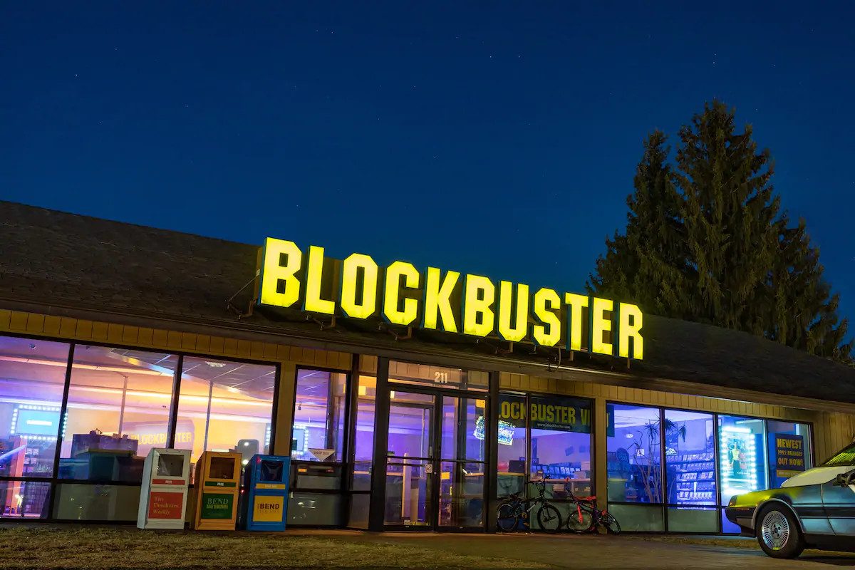 blockbuster oregon airbnb bend