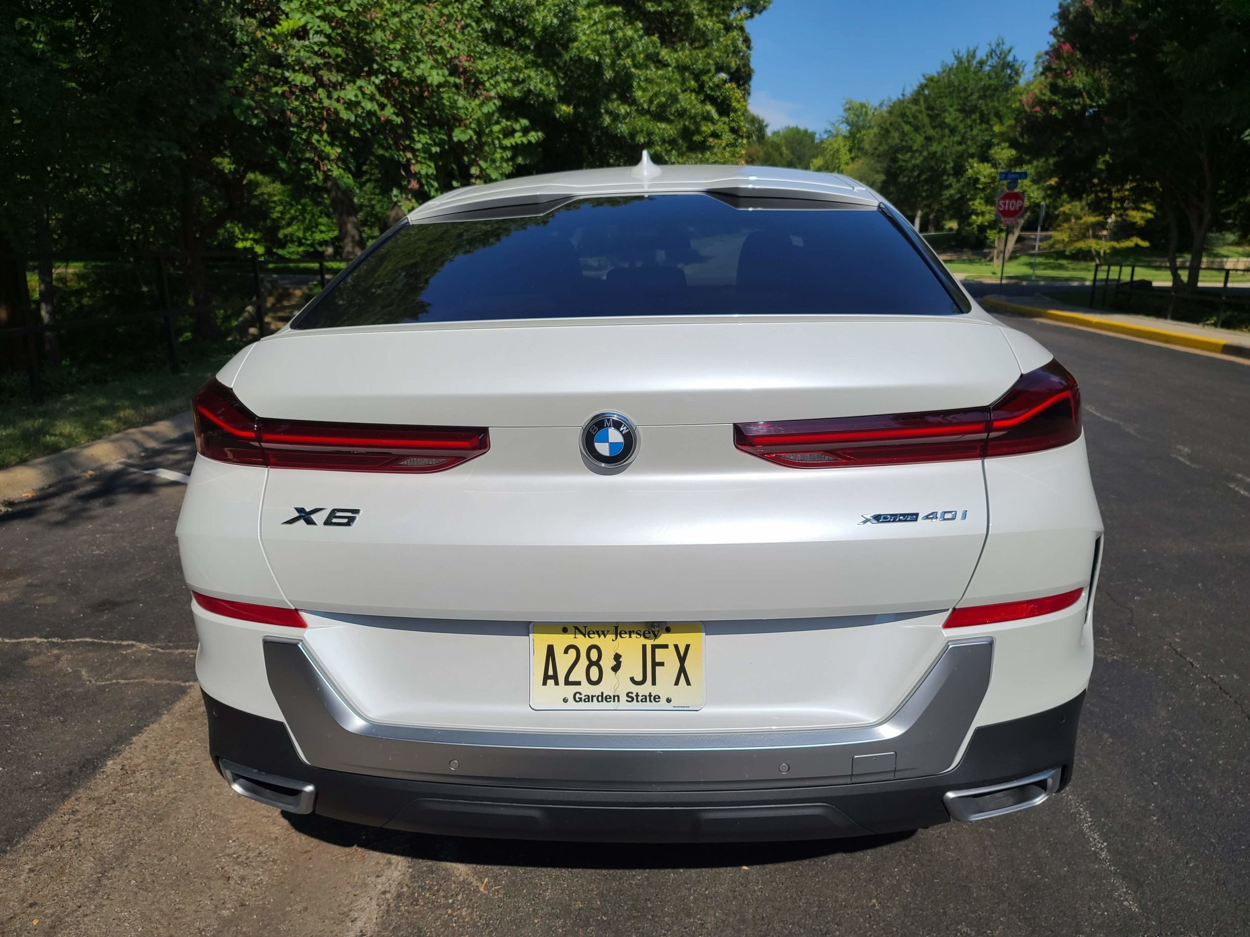 manejando bmw x6 blanco 10