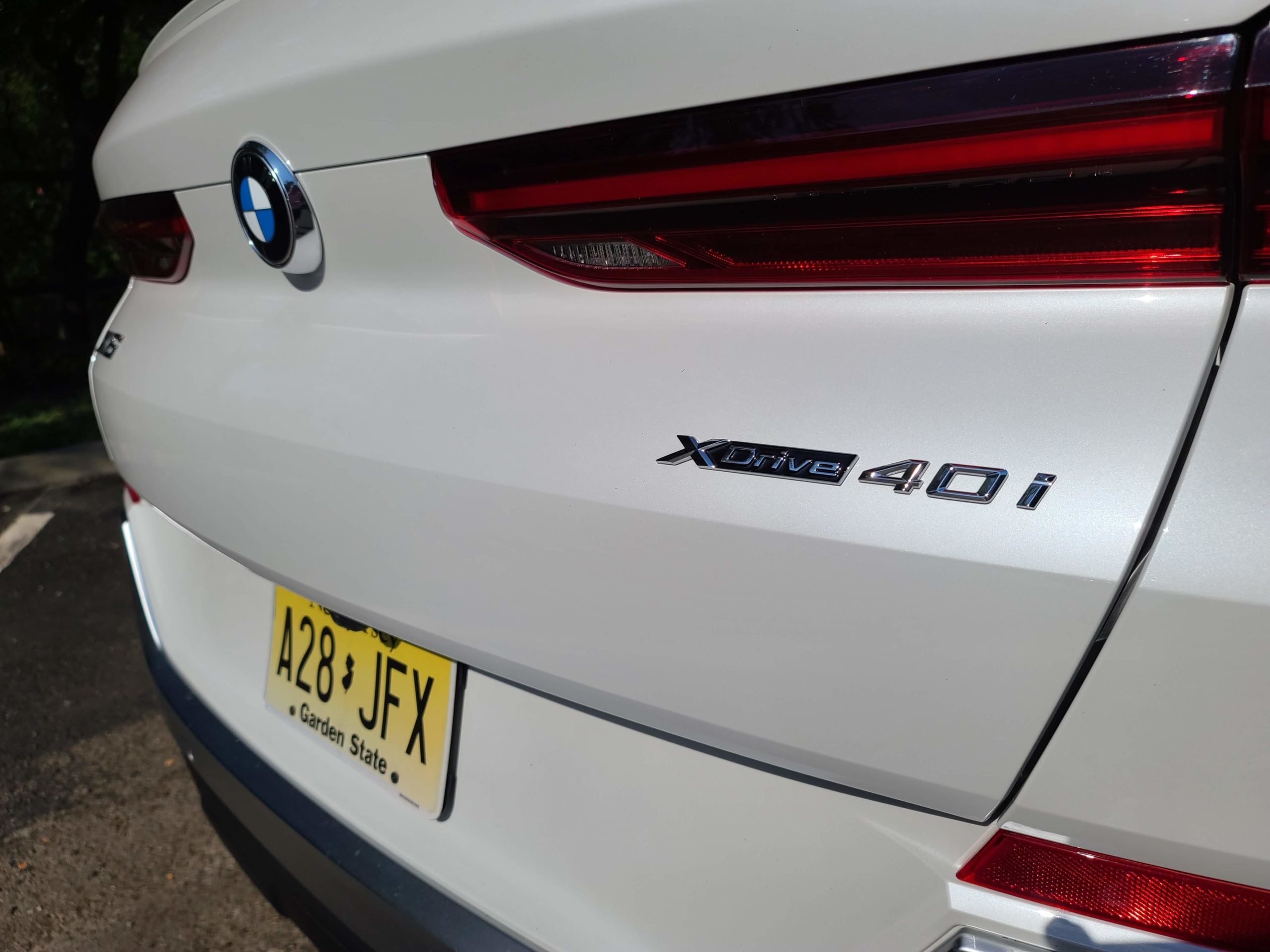 manejando bmw x6 blanco 11