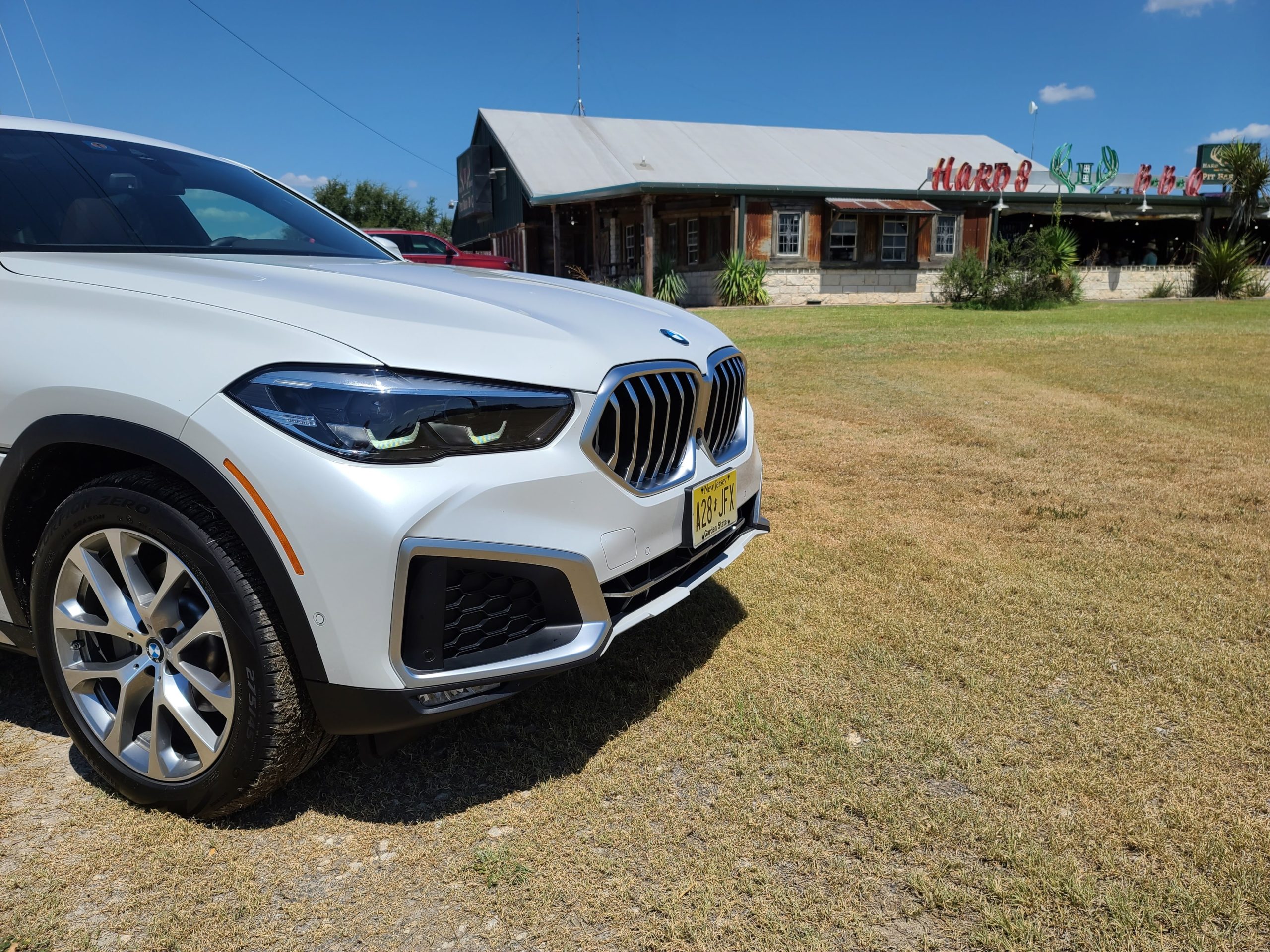 manejando bmw x6 blanco 6