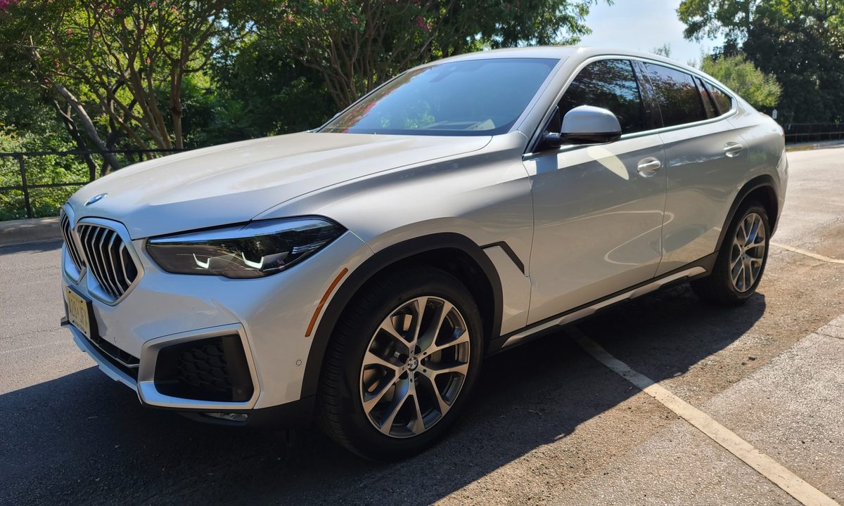 manejando bmw x6 blanco 9