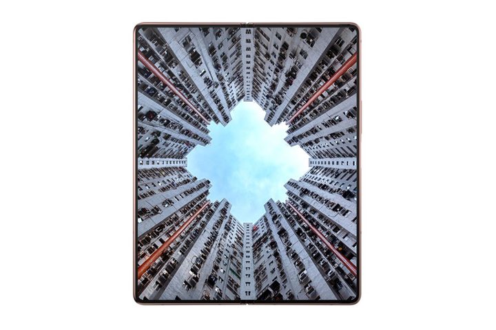 Galaxy Fold 2 con la pantalla completamente desplegada