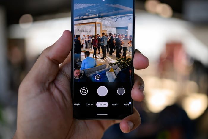 pantalla del Google Pixel 4 con la cámara activada