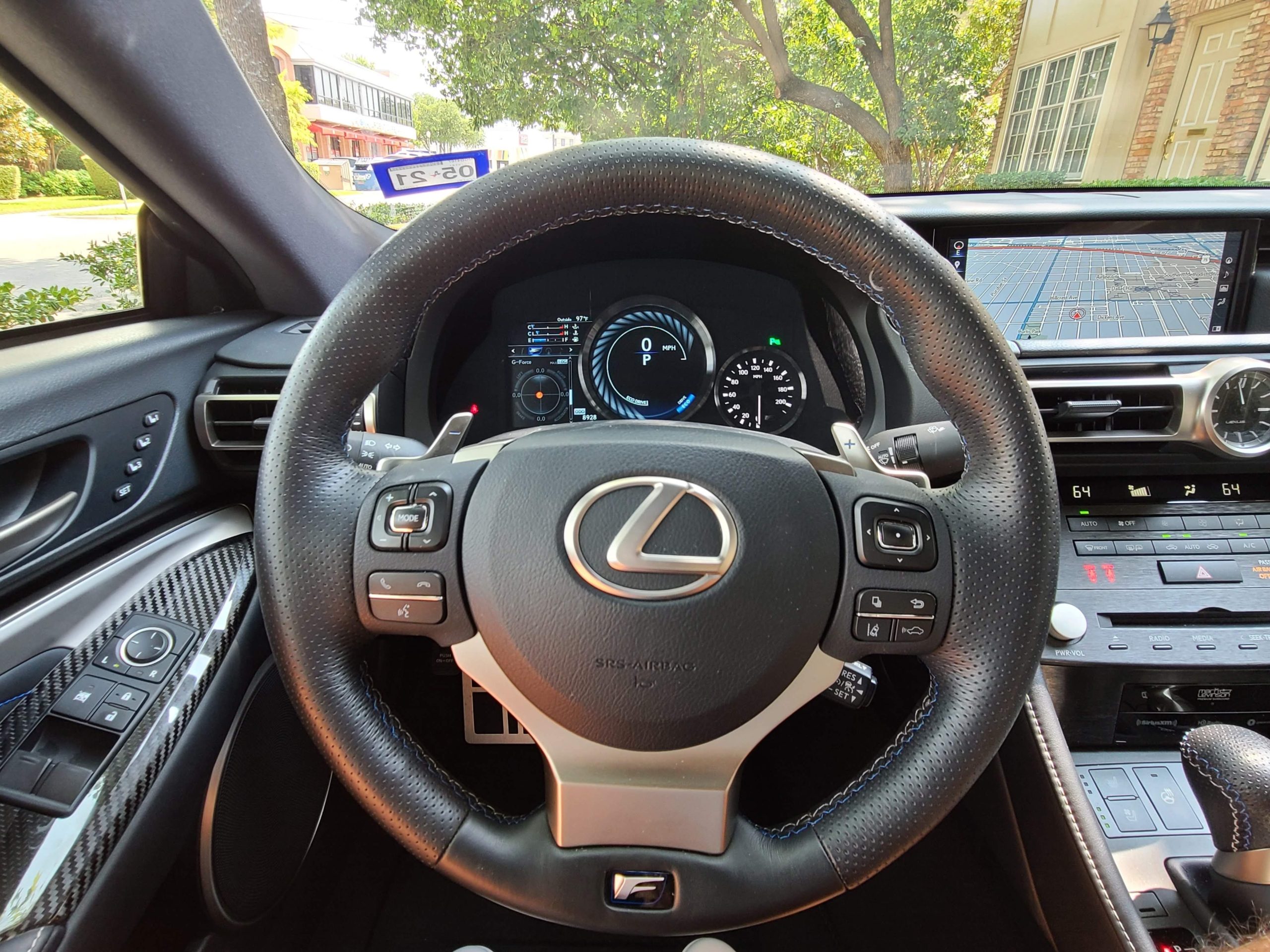 volante del Lexus RC F 2020 amarillo