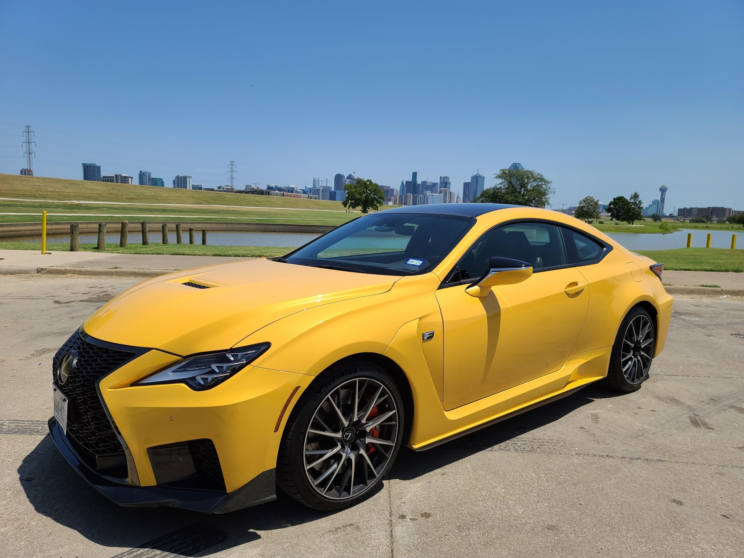 Lexus RC F 2020 amarillo completo 4