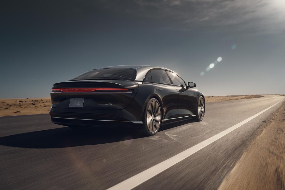 lucid tesla autonomia rapida