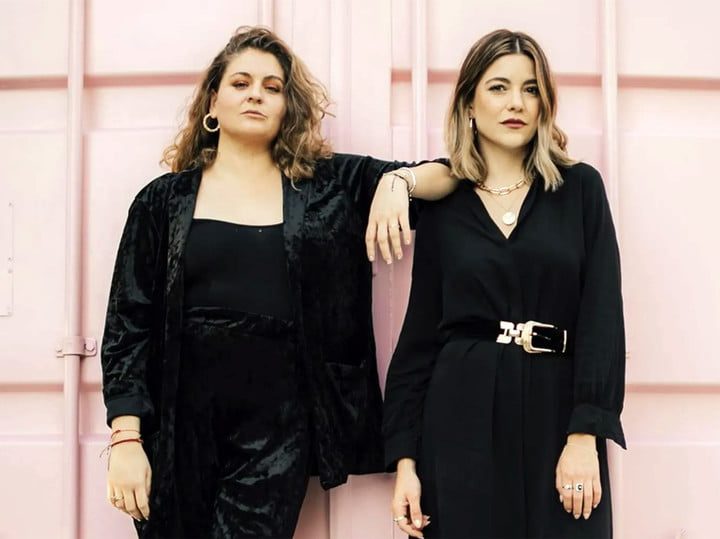 Lety Sahagún y Ashley Frangie, creadoras de Se regalan dudas