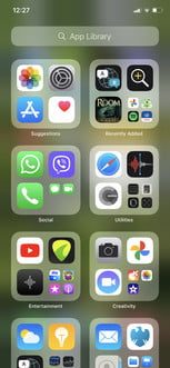 Pantalla de Pantalla de inicio de iPhone para aprender a usar la app Library en iOS 14