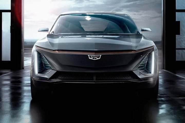 cadillac lyriq de frente