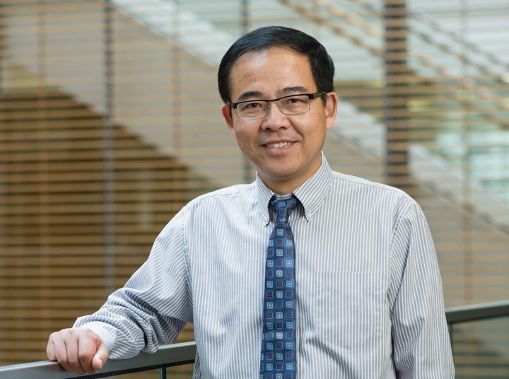 El biólogo singapurense Linfa Wang, uno de los mayores especialistas a nivel mundial de virus emergentes