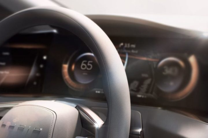 Tablero y volante de Lucid Air para comparar al Tesla Model S vs. Lucid Air