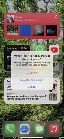 Menú para seleccionar destino de app al usar la Pantalla de inicio de iPhone para aprender a usar la app Library en iOS 14