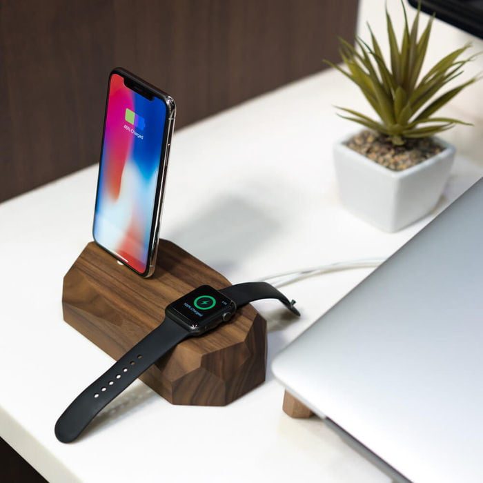 Oakywood Walnut Combo Dock, uno de los mejores muelles para iPhone