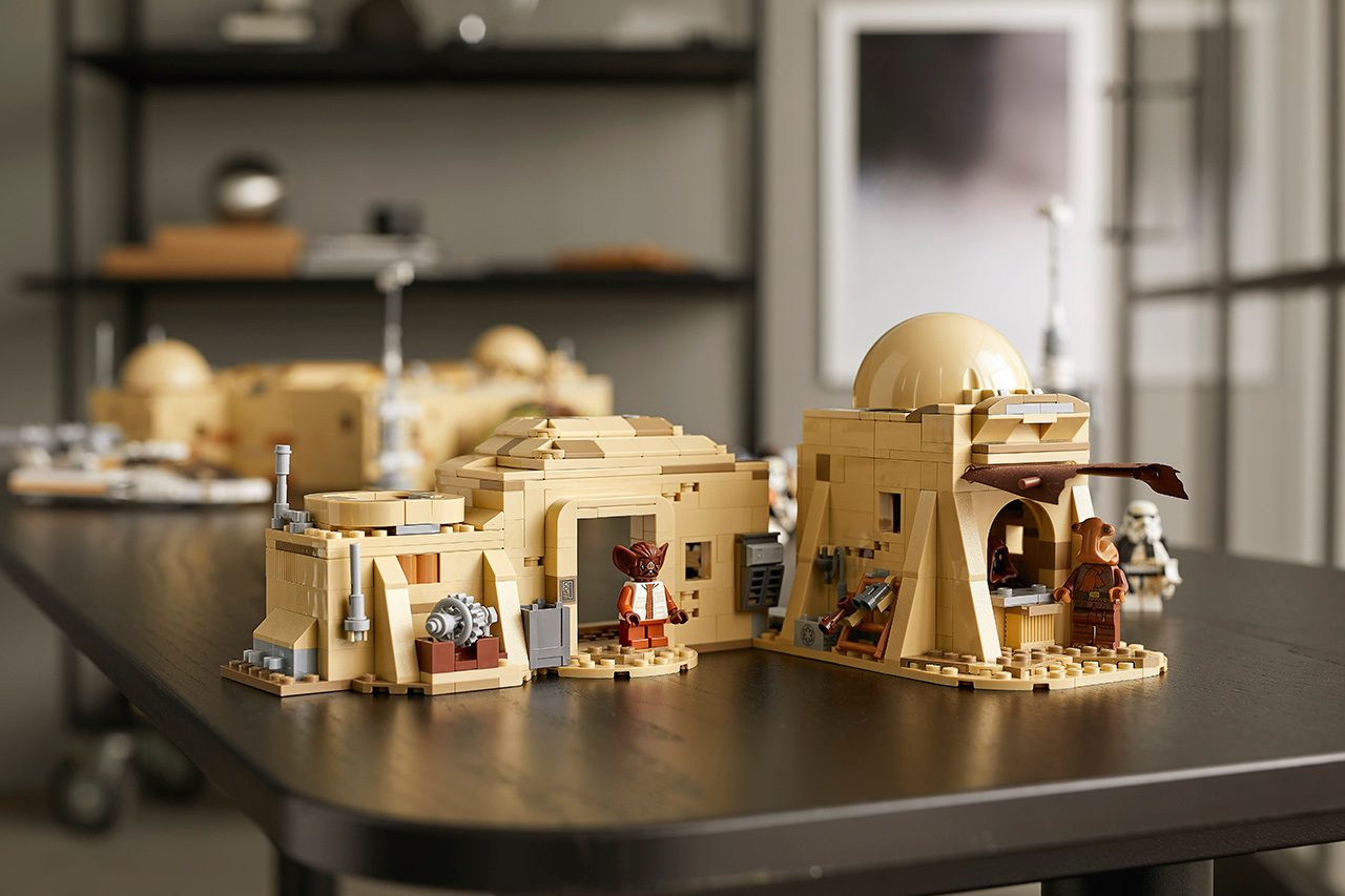 lego cantina mos eisley star wars lifestyle 05