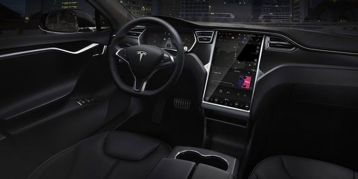 Tablero del Tesla Model S para comparar Tesla Model S vs. Lucid Air