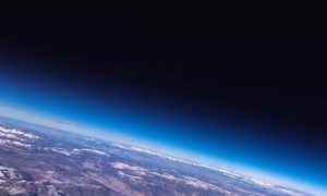 Vista amplia y exterior de la Tierra