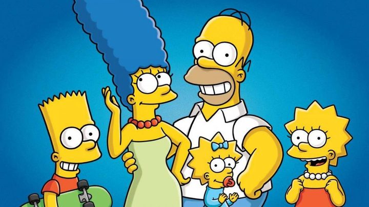 La imagen muestra a los personajes principales de Los Simpson.