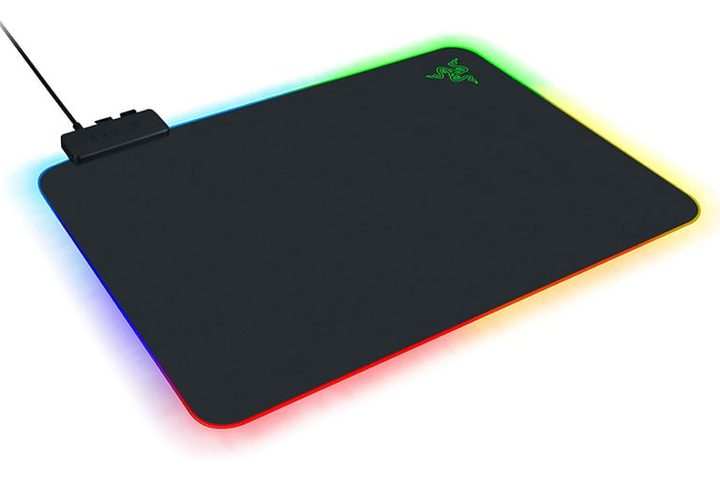 Razer Firefly V2, uno de los mejores componentes RGB para tu computadora