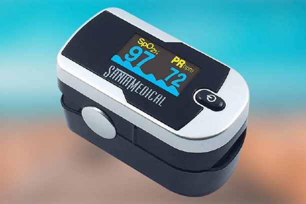 SantaMedical Generation 2 Fingertip Pulse Oximeter, el mejor oxímetro con duración de batería para tomarte el pulso