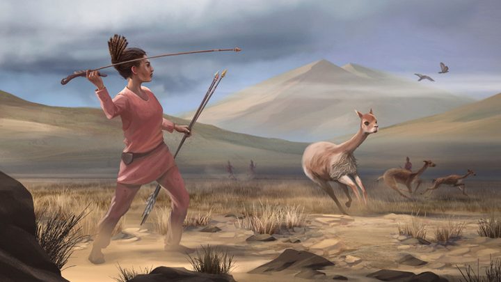 La imagen muestra una representación de una mujer cazadora en los Andes peruanos.