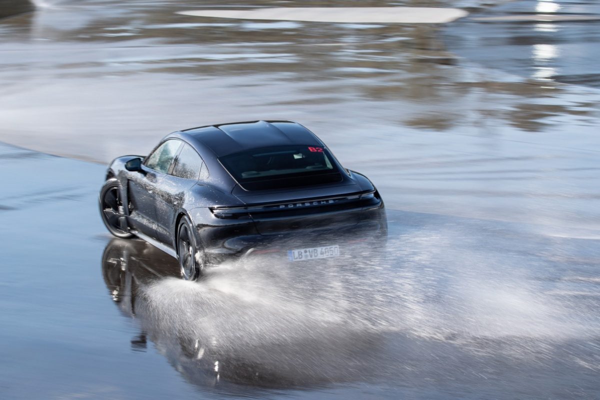 drift 55 minutos porsche taycan b wr 6261