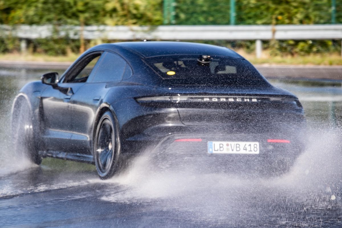 drift 55 minutos porsche taycan b wr 6608