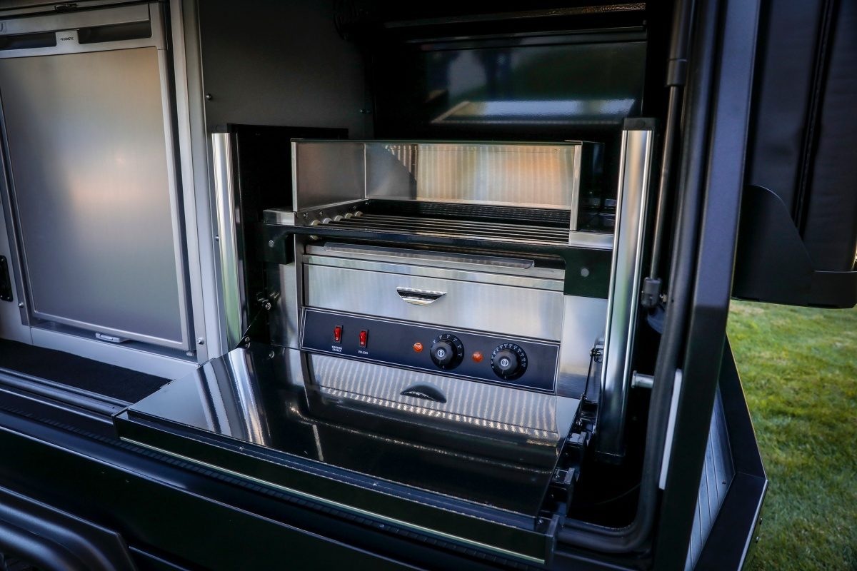 mopar creo jeep bicicletas montana on the driver  s side of pcor storage system to