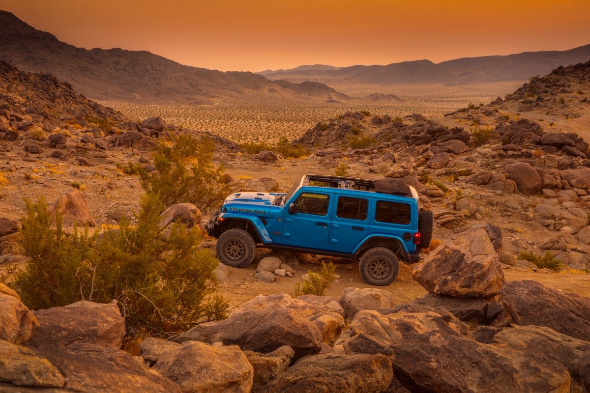 jeeep lanza wrangler poderoso historia