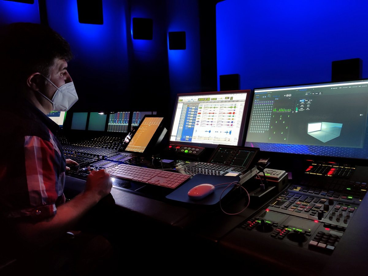 Mikel Fernández Krutzaga en el estudio Best Digital en Madrid